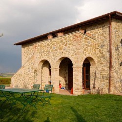 House with View of Lake Chiusi image 1