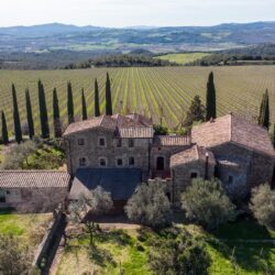 A wonderful stone property for sale near Montalcino, Tuscany (42)