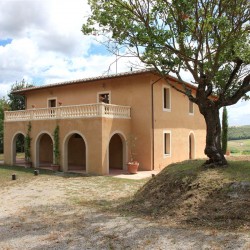 Farmhouse near Siena Image