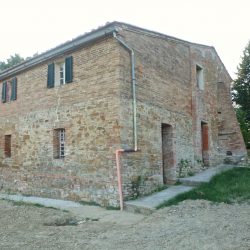 Farmhouse with Annex near Asciano Image 5