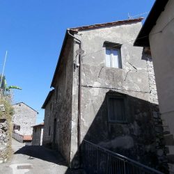 Village House near Bagni di Lucca Image 13