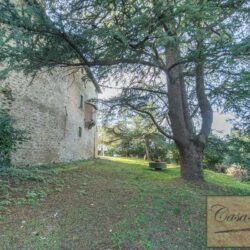 Castle and Estate for Sale near Arezzo 37
