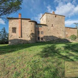 Castle and Estate for Sale near Arezzo 16