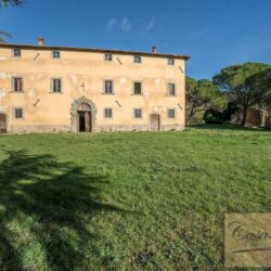 Castle and Estate for Sale near Arezzo 3