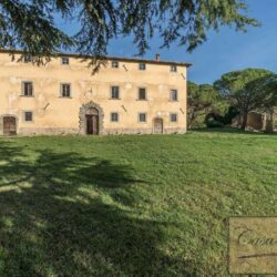 Castle and Estate for Sale near Arezzo 9
