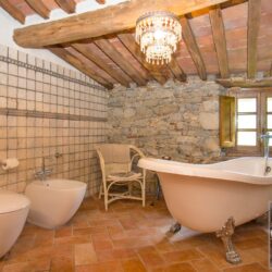 12. Borgo Puccini - Casa Grande - Master Bathroom