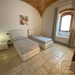 3 Bedroom Apartment in an Amazing Historic Castle (3)