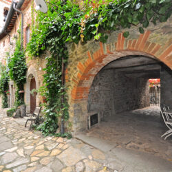 Apartment for sale in castle, Umbria (1)