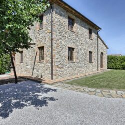 Apartment for sale with shared pool and garden Volterra Tuscany (2)
