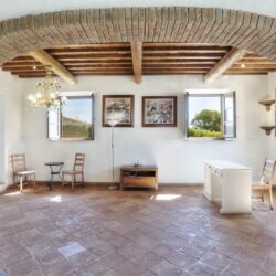 Apartment for sale with shared pool and garden Volterra Tuscany (4)