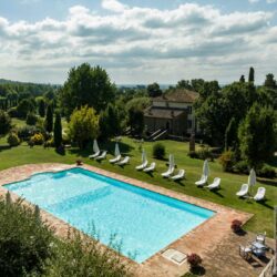 Beautiful Villa with Pool for sale near Cortona Tuscany (17)