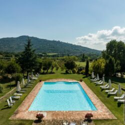 Beautiful Villa with Pool for sale near Cortona Tuscany (18)