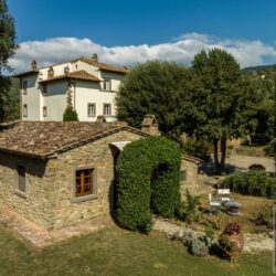 Beautiful Villa with Pool for sale near Cortona Tuscany (26)