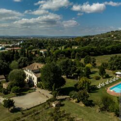 Beautiful Villa with Pool for sale near Cortona Tuscany (35)