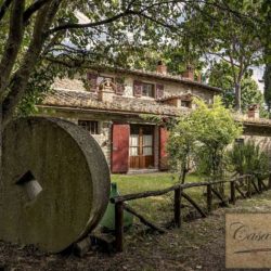 Historic Cortona Villa with Apartments, Vineyard + Olives 40