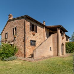 House for sale near Lake Trasimeno Umbria (11)