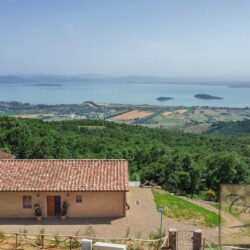 House for sale with view of Lake Trasimeno Umbria Italy (11)-1200