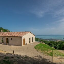 House for sale with view of Lake Trasimeno Umbria Italy (2)-1200