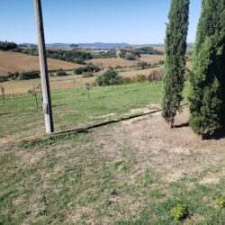 House with pool and annex to restore near Cortona and Montepulciano Tuscany (3)