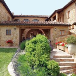 Large Val d'Oria property for sale near Pienza (1)