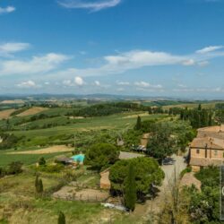 Large farmhouse for sale near Buonconvento Crete Senesi Tuscany (36)