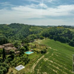 Large farmhouse for sale near Buonconvento Crete Senesi Tuscany (38)