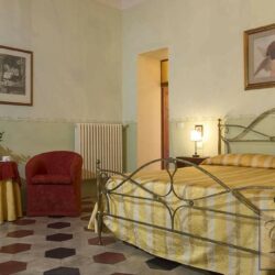 Large villa in town with pool Siena Tuscany (13)-1200