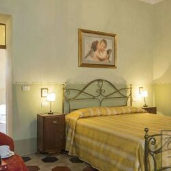 Large villa in town with pool Siena Tuscany (21)-1200