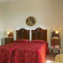 Large villa in town with pool Siena Tuscany (24)-1200