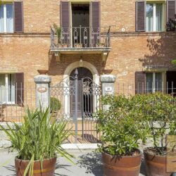 Large villa in town with pool Siena Tuscany (40)-1200