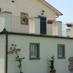 Property with 7 apartments fpr sale near Cortona (65)-1200