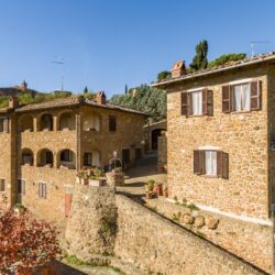 Stone farmhouse property for sale near Trequanda Tuscany (25)