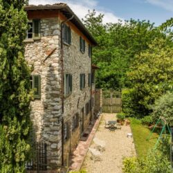 Stone house for sale near Lucca Tuscany (11)