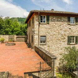 Stone house for sale near Lucca Tuscany (12)