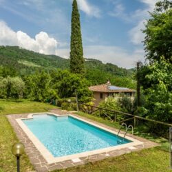 Stone house for sale near Lucca Tuscany (14)