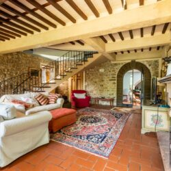 Stone house for sale near Lucca Tuscany (25)