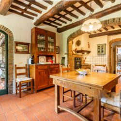 Stone house for sale near Lucca Tuscany (27)