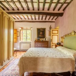 Stone house for sale near Lucca Tuscany (34)
