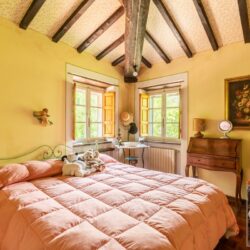 Stone house for sale near Lucca Tuscany (38)