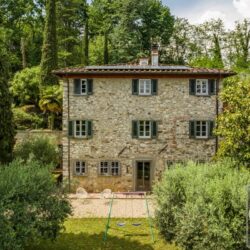 Stone house for sale near Lucca Tuscany (6)