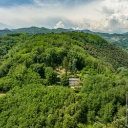 Stone house for sale near Lucca Tuscany (9)