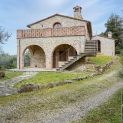 Stone house for sale near San Gimignano (10)