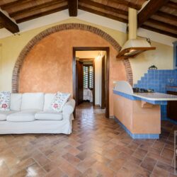 Stone house for sale near San Gimignano (16)
