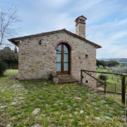 Stone house for sale near San Gimignano (7)