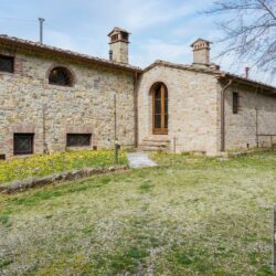 Stone house for sale near San Gimignano (9)
