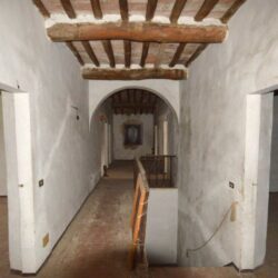 Superb farmhouse restoration opportunity in Tuscany (1)