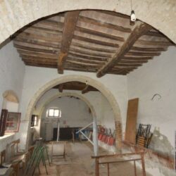 Superb farmhouse restoration opportunity in Tuscany (13)