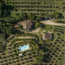 Tuscan Farmhouse for sale near Chianciano Terme with Pool (22)