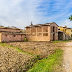 Tuscan Renovation Opportunity (22)
