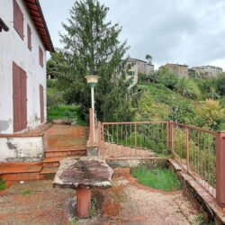 Tuscan Village House with Garden for sale (11)-1200